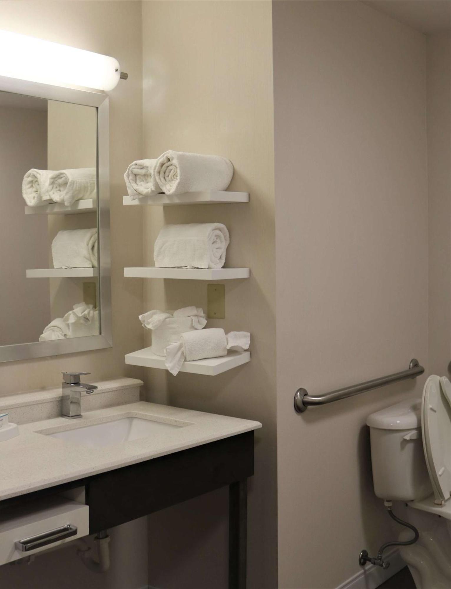 Hampton Inn & Suites Fremont Buitenkant foto